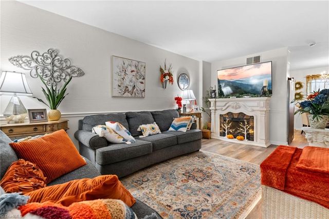 402 S Renfro Street 4, Mount Airy, NC 27030