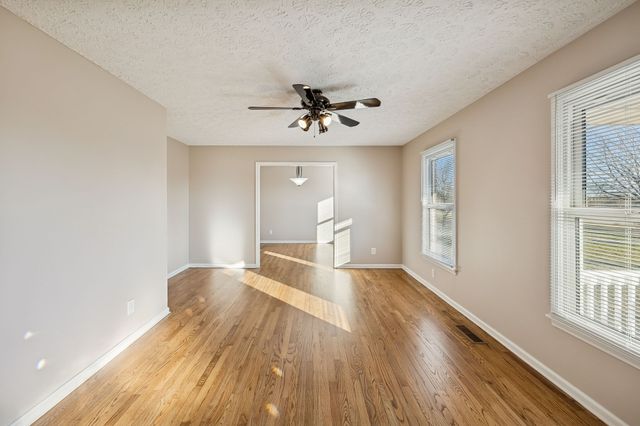 353 Branham Mill Rd, Gallatin, TN 37066