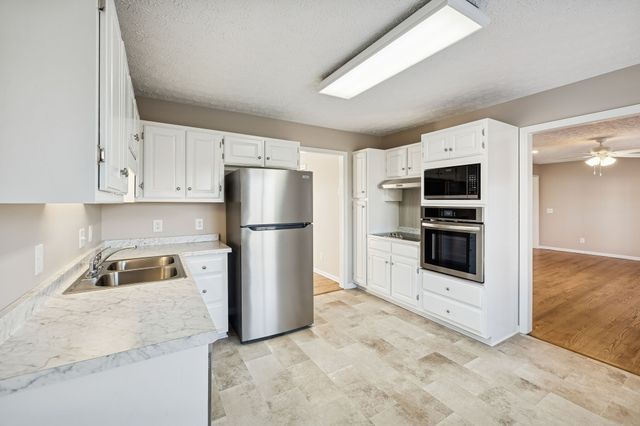 353 Branham Mill Rd, Gallatin, TN 37066