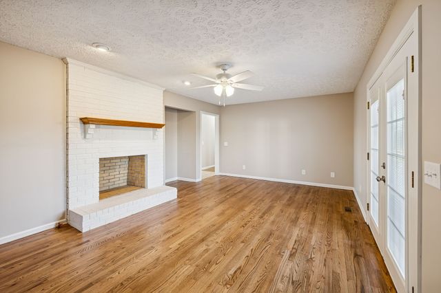 353 Branham Mill Rd, Gallatin, TN 37066