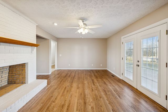 353 Branham Mill Rd, Gallatin, TN 37066