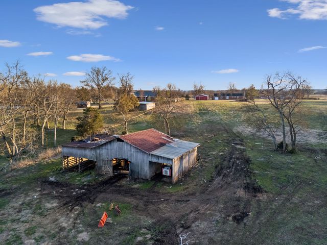 353 Branham Mill Rd, Gallatin, TN 37066