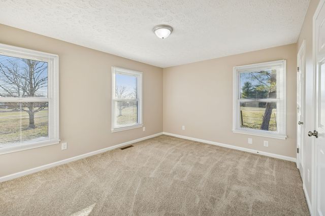 353 Branham Mill Rd, Gallatin, TN 37066