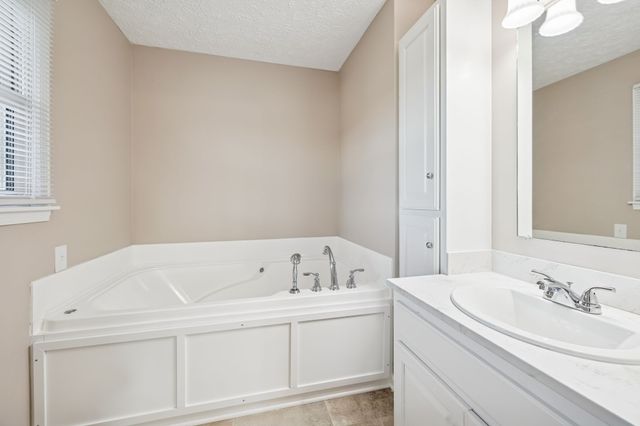 353 Branham Mill Rd, Gallatin, TN 37066