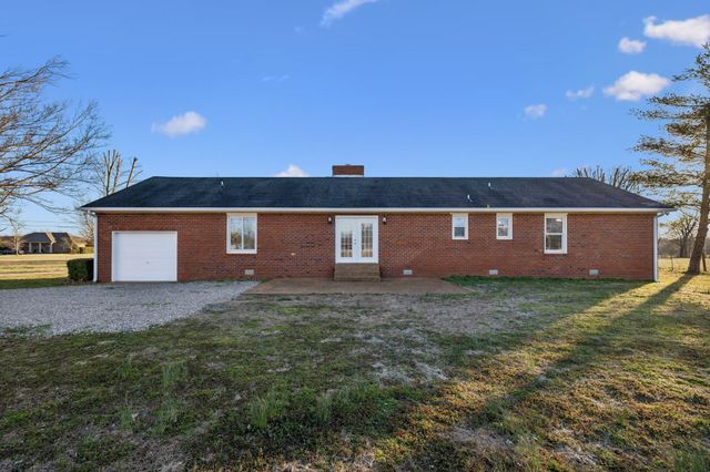 353 Branham Mill Rd, Gallatin, TN 37066