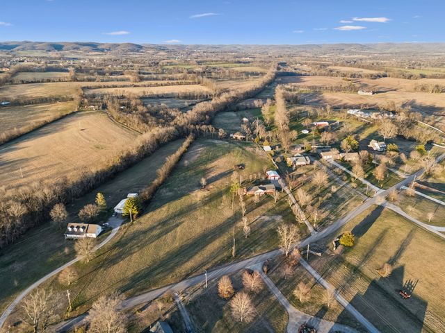 353 Branham Mill Rd, Gallatin, TN 37066