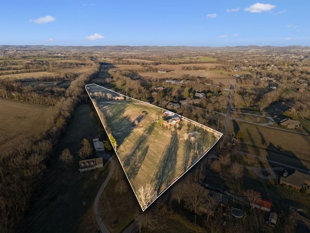 353 Branham Mill Rd, Gallatin, TN 37066