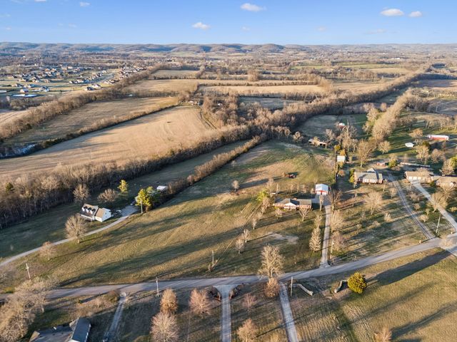 353 Branham Mill Rd, Gallatin, TN 37066