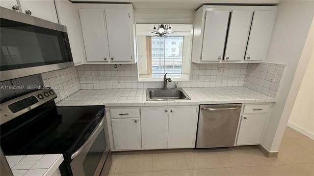 3849 NE 169th St 201, North Miami Beach, FL 33160