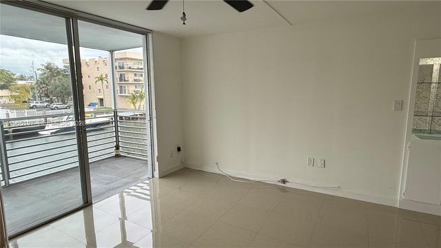 3849 NE 169th St 201, North Miami Beach, FL 33160