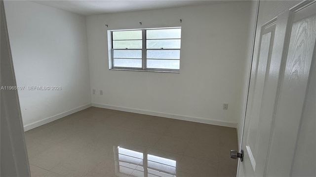 3849 NE 169th St 201, North Miami Beach, FL 33160
