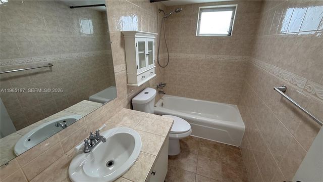 3849 NE 169th St 201, North Miami Beach, FL 33160