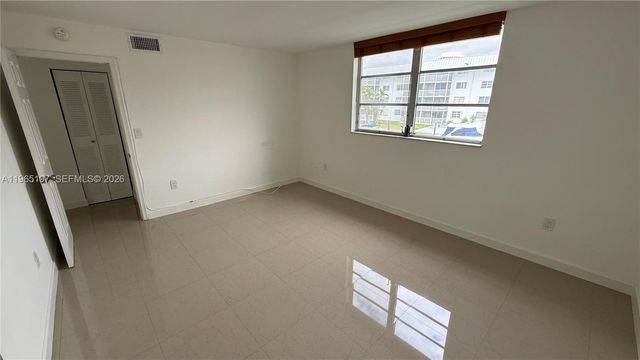 3849 NE 169th St 201, North Miami Beach, FL 33160
