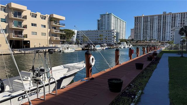 3849 NE 169th St 201, North Miami Beach, FL 33160