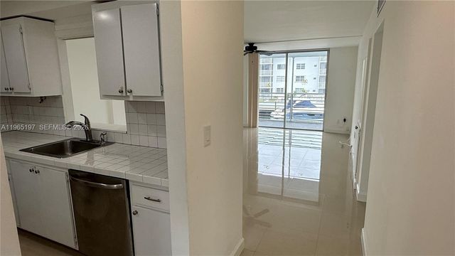 3849 NE 169th St 201, North Miami Beach, FL 33160