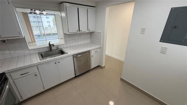 3849 NE 169th St 201, North Miami Beach, FL 33160