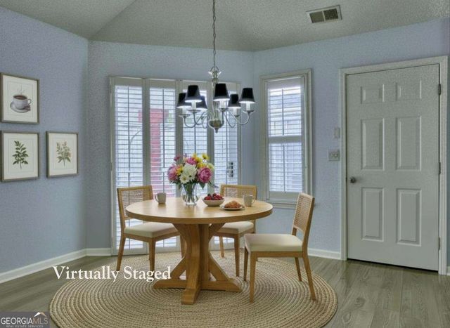 512 Courtyard Way, Woodstock, GA 30189