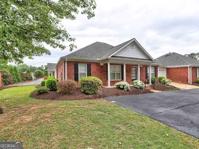 512 Courtyard Way, Woodstock, GA 30189