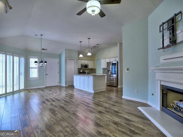 512 Courtyard Way, Woodstock, GA 30189