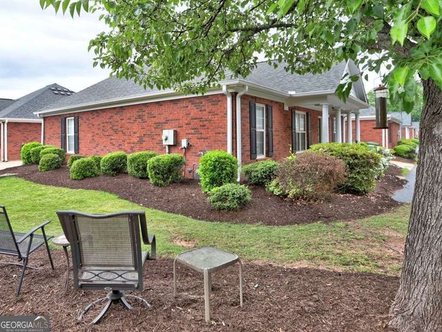 512 Courtyard Way, Woodstock, GA 30189
