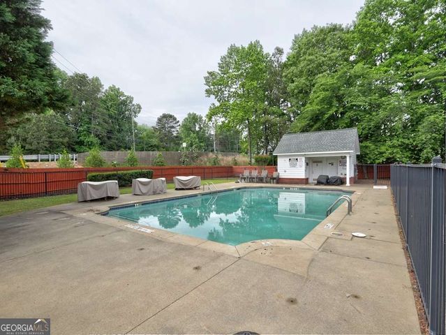 512 Courtyard Way, Woodstock, GA 30189