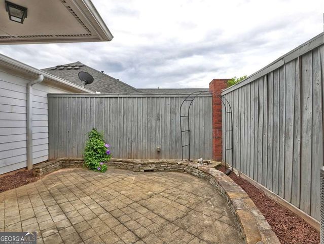 512 Courtyard Way, Woodstock, GA 30189