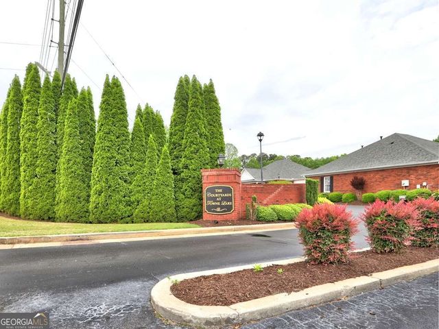 512 Courtyard Way, Woodstock, GA 30189