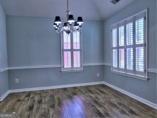 512 Courtyard Way, Woodstock, GA 30189
