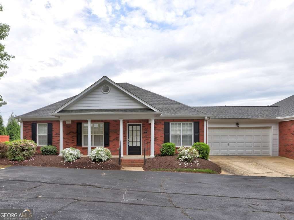 512 Courtyard Way, Woodstock, GA 30189