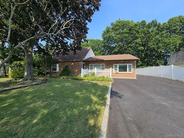 60 Meyer Lane, Medford, NY 11763