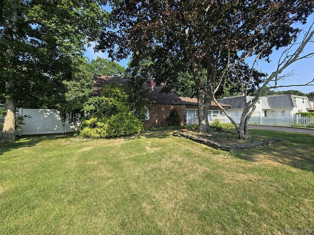 60 Meyer Lane, Medford, NY 11763