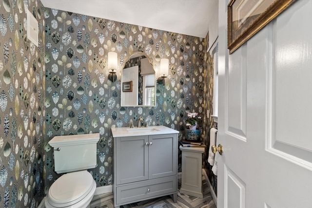 9 Ladyslipper Ln, Acton, MA 01720