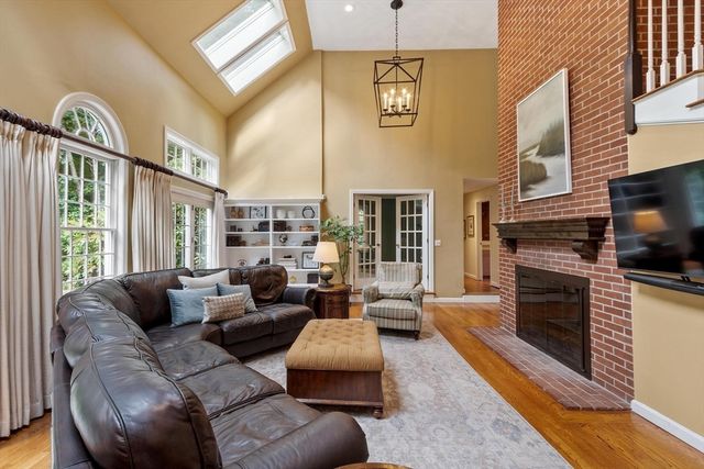 9 Ladyslipper Ln, Acton, MA 01720