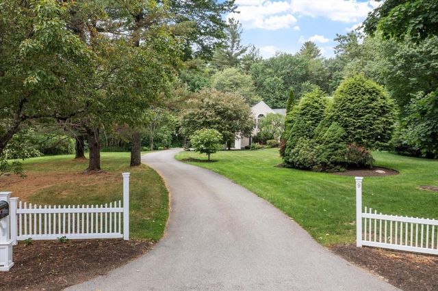 9 Ladyslipper Ln, Acton, MA 01720