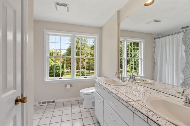 9 Ladyslipper Ln, Acton, MA 01720