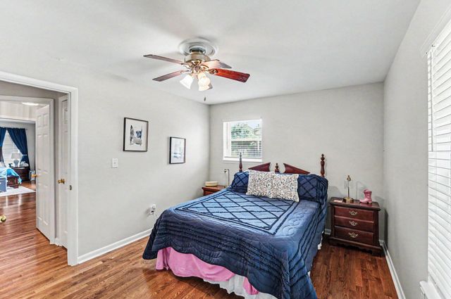 229 Hill N Dell Road, Paris, KY 40361