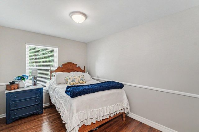 229 Hill N Dell Road, Paris, KY 40361
