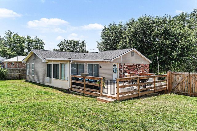 229 Hill N Dell Road, Paris, KY 40361