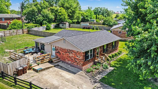 229 Hill N Dell Road, Paris, KY 40361