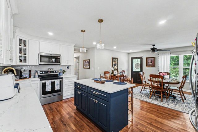 229 Hill N Dell Road, Paris, KY 40361