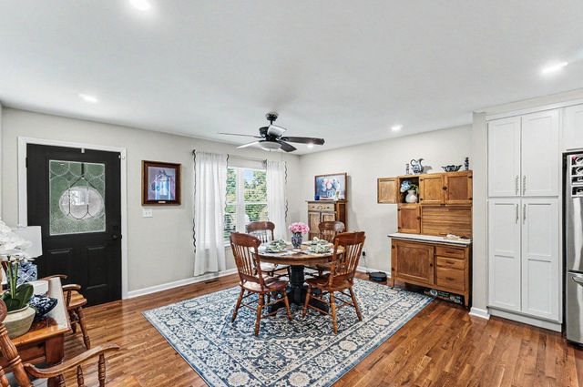 229 Hill N Dell Road, Paris, KY 40361