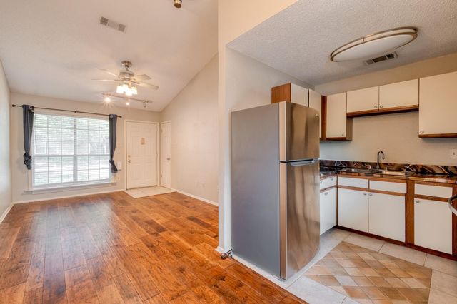 1015 E Yager LN 35, Austin, TX 78753