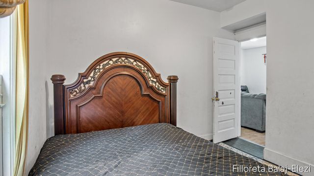 714 Adams Street, Grand Rapids, MI 49507