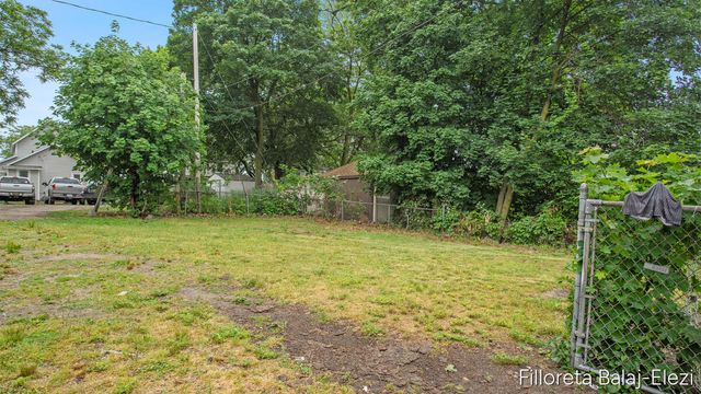 714 Adams Street, Grand Rapids, MI 49507