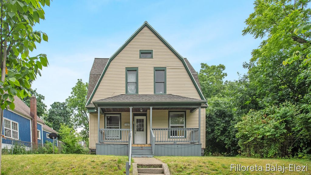 714 Adams Street, Grand Rapids, MI 49507