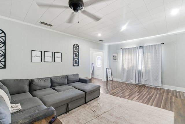 1317 4th Street, Graham, TX 76450