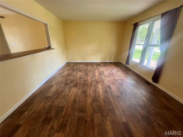 503 Pike Avenue, Warrenton, MO 63383