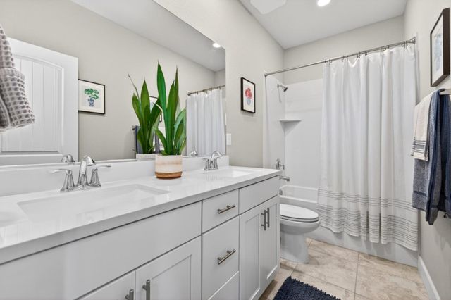 6001 Oberlander Dr, Roseville, CA 95747