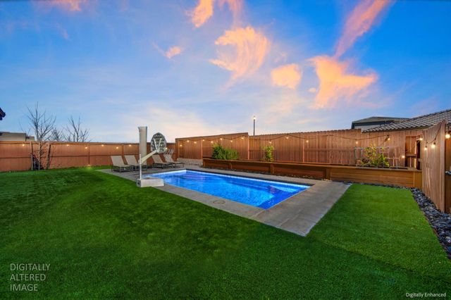 6001 Oberlander Dr, Roseville, CA 95747