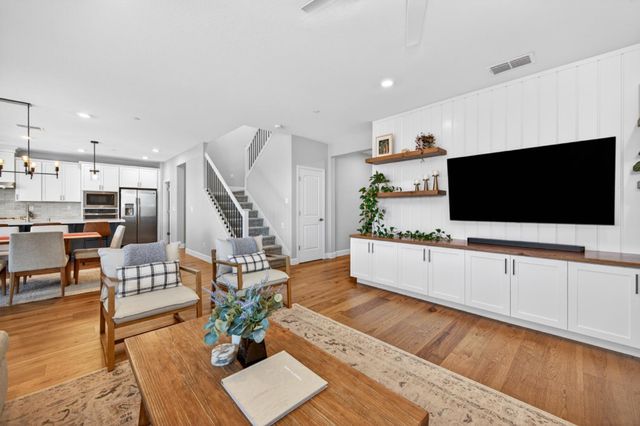 6001 Oberlander Dr, Roseville, CA 95747